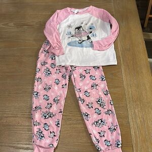 Monkey Bar Pajama Set Size 4 – Pink with Skiing Penguins